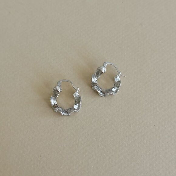 Silver Hoop Earrings N1571 - Picture 2 of 4